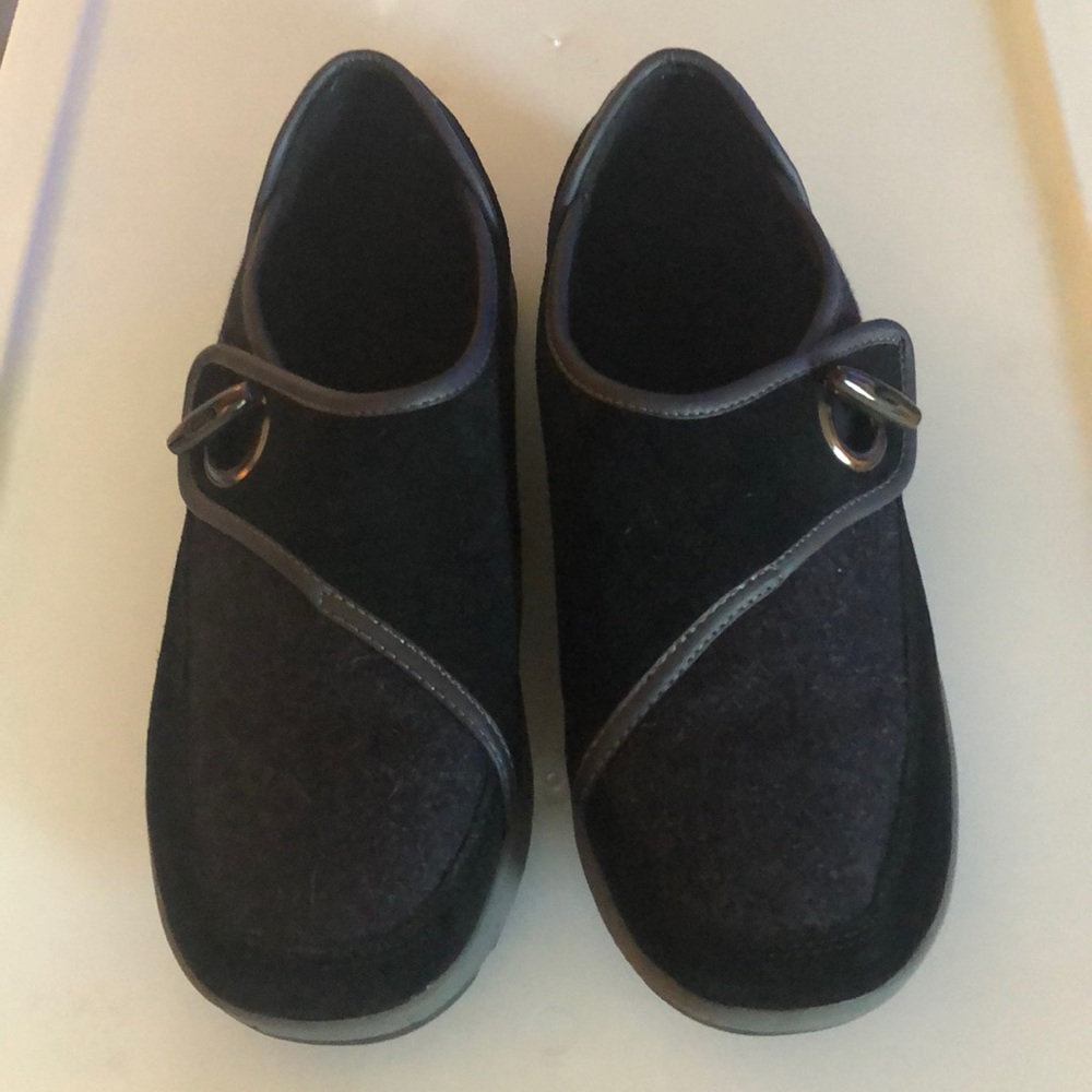 Lands End Side Button Shoe
